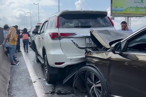 Multi-car accident occurs on HCMC-Long Thanh- Dau Giay expressway 