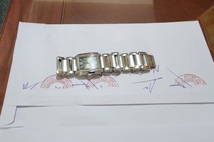 Phu Quoc airport returns nearly US$13,000 watch lost at security checkpoint 