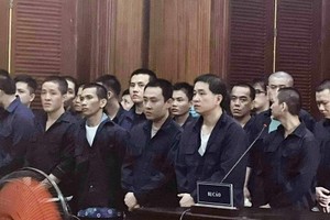 22 defendants go on trial in cross-border drug trafficking ring