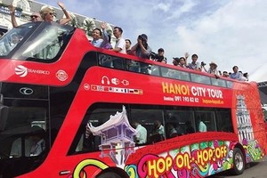 Hanoi offers free double-decker rides on holiday