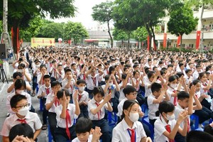 President congratulates educators, students on new school year