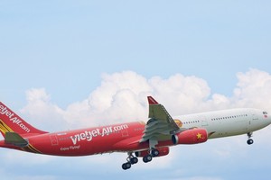 Vietnamese PM attends launching ceremony of Jakarta- Hanoi direct air route 