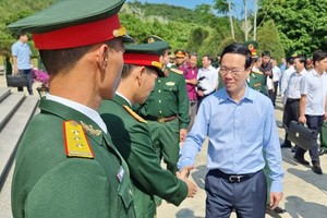 President visits soldiers, people in Co To island district