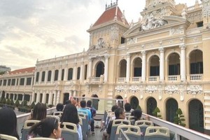 City tourism industry promotes professional training for welcoming tourists