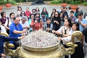 HCMC journalists, propagandists, publishing staff visit Northwest localities