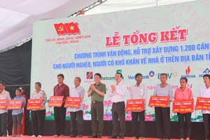 President attends event to sum up construction of houses for poor in Soc Trang