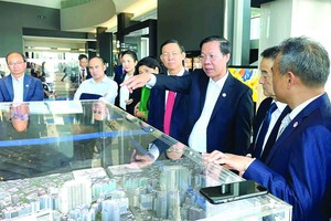 HCMC promotes ​economic diplomacy, calling for investment