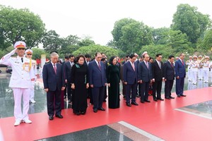 Leaders pay tribute to late President on Dien Bien Phu Victory anniversary