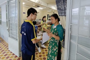 Nearly 16,000 teachers, staff to join 10th-grade entrance exam in HCMC