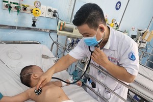 Hand-foot-mouth disease, dengue fever cases in HCMC drop in past week