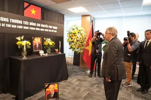UN Secretary-General, ambassadors pay tribute to Party General Secretary 