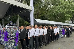 Over 1,560 delegations bid farewell to Party General Secretary