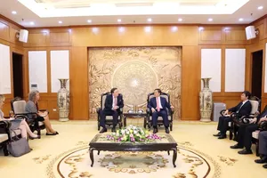 Party official receives US ambassador in Hanoi