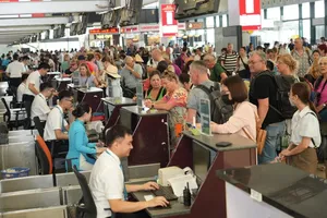 Prices of airline tickets skyrocketing for National Day holiday