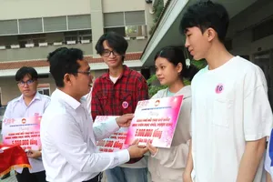 Ho Chi Minh City cares for poor pupils, students ahead of new academic year