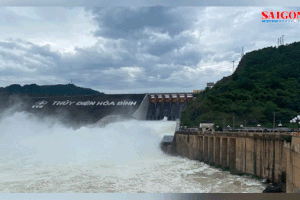 Hoa Binh Hydropower Plant required to reopen sluice gates amid rains, floods