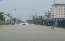 Torrential rain causes waterlogging, coastal erosions in Thua Thien Hue Province