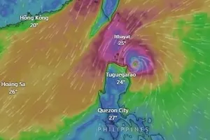 Storm Yinxing heading towards East Sea