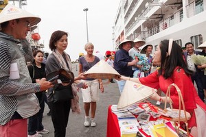 Da Nang welcomes nearly 2,000 int'l cruise passengers