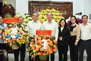 HCMC Party leader extends Vietnam Teacher’s Day congratulations
