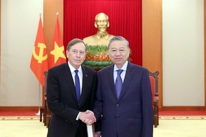 Party chief urges KKR investment firm to contribute to Vietnam-US ties