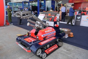 Firefighting robot introduced at 2024 International Defense Exhibition