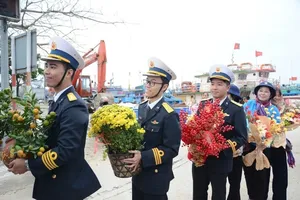 Tet greetings extended to soldiers, people on Ly Son Island