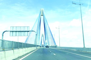 Expressways create new momentum for socio-economic growth in Mekong Delta