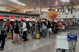 Tan Son Nhat Airport serves over 150,000 passengers on fifth day of Tet