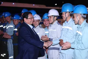 PM asks Hoa Phat to produce steel for railway projects