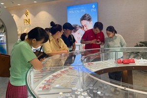 Domestic gold prices decline sharply on weekend