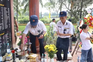 Ceremony held to commemorate 64 fallen naval officers, soldiers in Gac Ma battle
