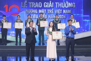 PM urges youth to make more efforts to advance nation to new era