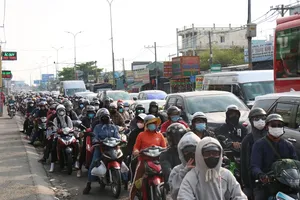 Country faces tense traffic on first day of holidays