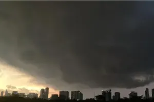 Tropical depression over East Sea triggers widespread heavy rain