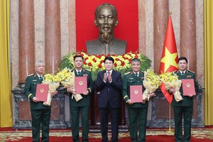Senior military, public security officers promoted to higher ranks