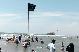 Beachgoers should stay safe during summer holidays