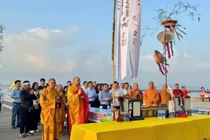 Grand requiem held for victims of Ha Long Bay boat tragedy