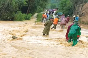 Storm Nongfa weakens, but flooding risk remains in North-Central region