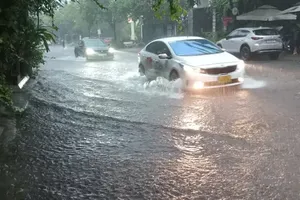 HCMC to brace for torrential rains under impact of storm No.11