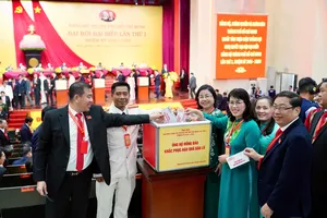 HCMC Party Congress delegates support storm and flood-hit people