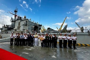 Da Nang welcomes French navy vessel on friendly visit