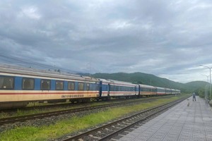 Forty-four passenger trains stop running due to flooding in Central region