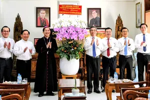 Ho Chi Minh City leaders extend joyful Christmas, happy New Year greetings