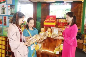 Year-end shopping activity heats up