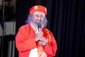 Thầy Gurudev Sri Sri Ravi Shankar. Ảnh: THÚY BÌNH