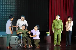 Tinh thần đồng chí, đồng đội, mãi yêu thương, quan tâm, giúp đỡ và sẻ chia, của những người cựu chiến binh luôn được gìn giữ và phát huy tích cực dù trong thời chiến hay ở thời bình. Ảnh: THÚY BÌNH