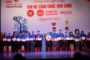 Tuyên dương 90 cán bộ công chức, viên chức trẻ điển hình