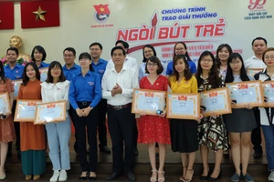 Tuyên dương 24 điển hình “Ngòi bút trẻ” năm 2020