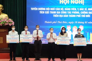 TP Thủ Đức tuyên dương 195 tập thể, cá nhân điển hình tham gia tuyến đầu chống dịch